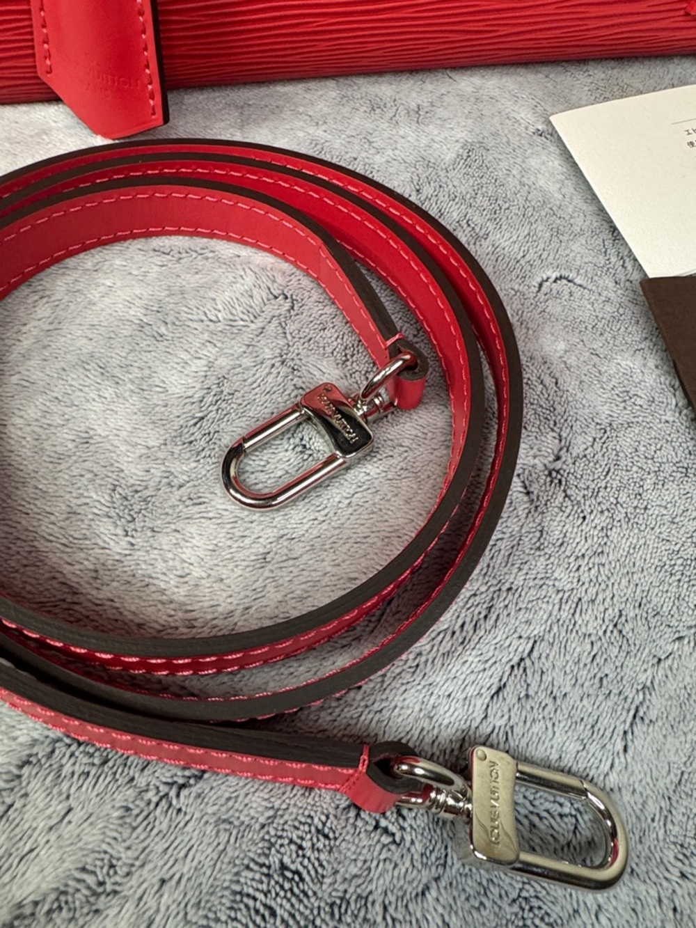 Louis Vuitton Cluny BB Pink Epi Leather + Strap - Picture 2 of 16